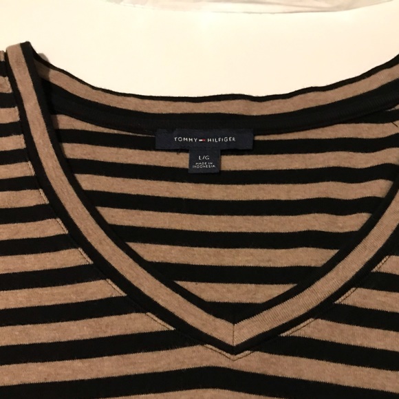 Tommy Hilfiger Large Top - Picture 8 of 8